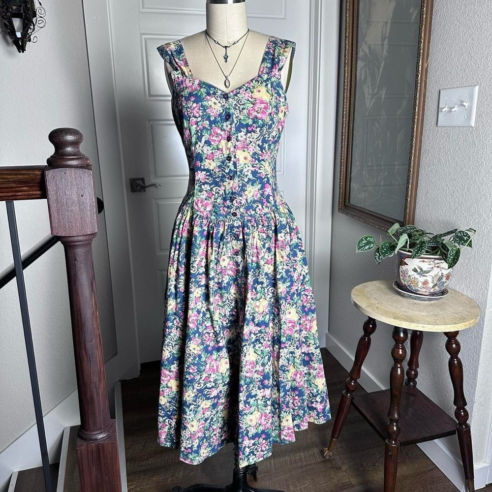 Vintage 70s floral print causal spring summer sun dress mid length to short